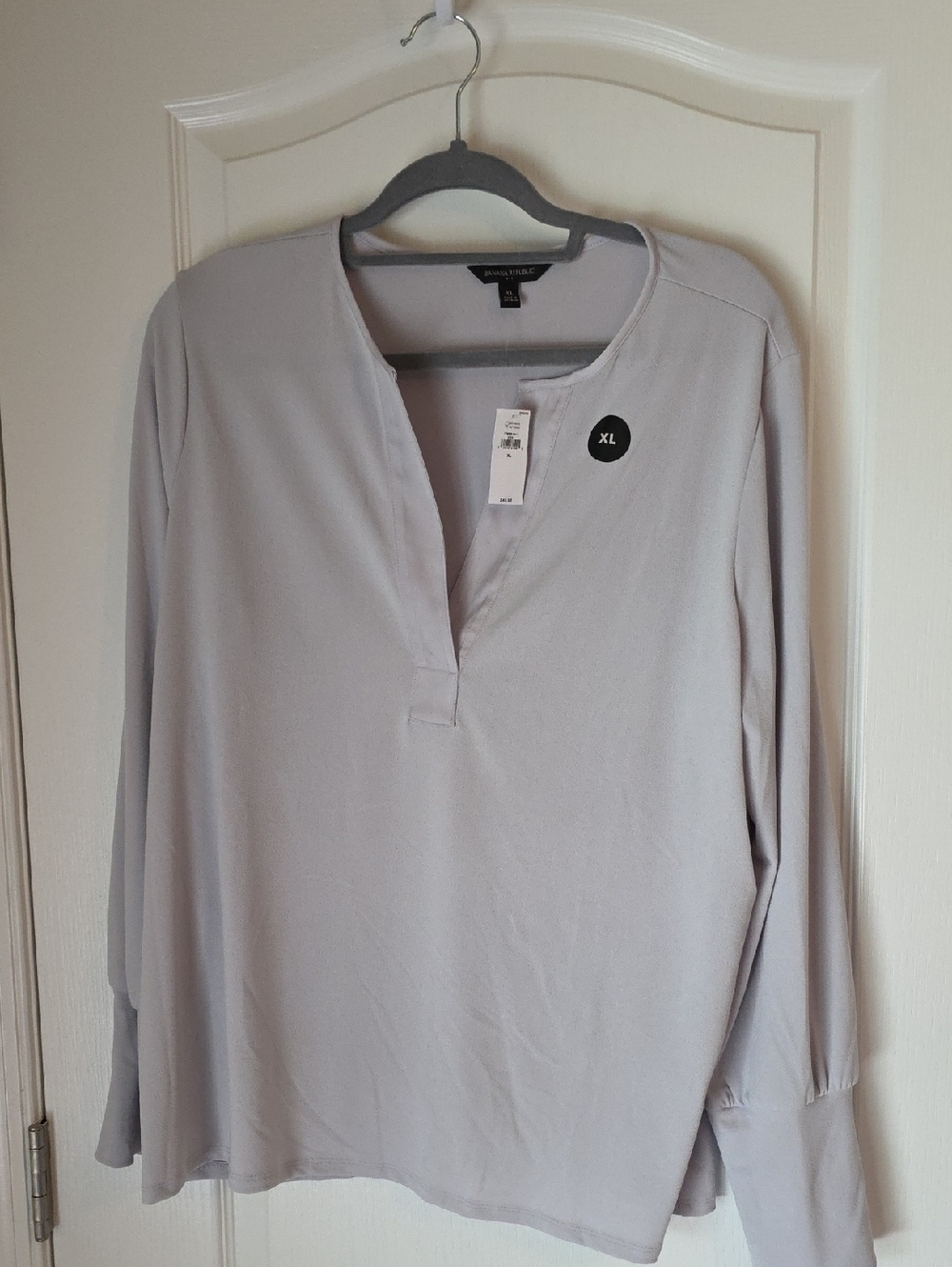 Banana Republic Factory Light Gray Split V-Neck Long Sleeve Blouse